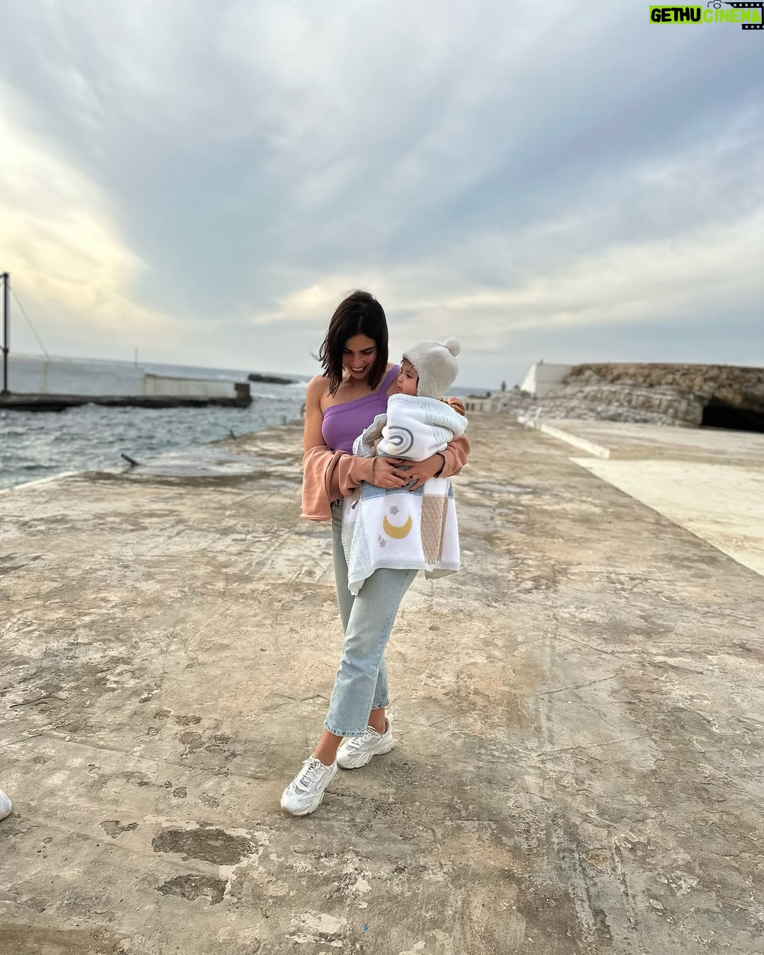 Rita Hayek - 5.8K Likes - ☀️🐈 🌊 💜