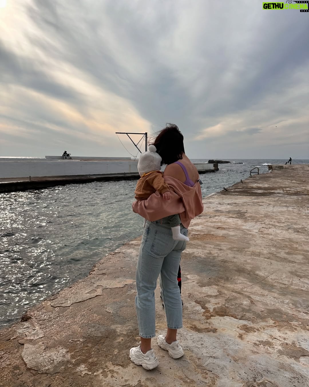 Rita Hayek - 5.8K Likes - ☀️🐈 🌊 💜