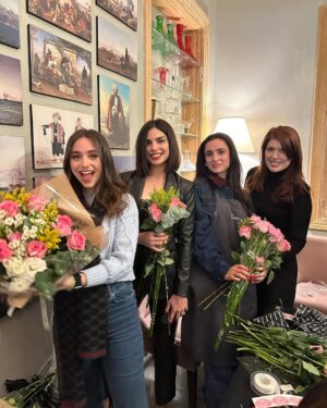 Rita Hayek Instagram - Who run the world?? 🌸🔥
Beauty and brains at this exceptional brunch at @beitkanz with beautiful energy and flowers all around 
@istandforwomen 

#ritahayek #ريتا_حايك #womenempowerment #istandforwomen