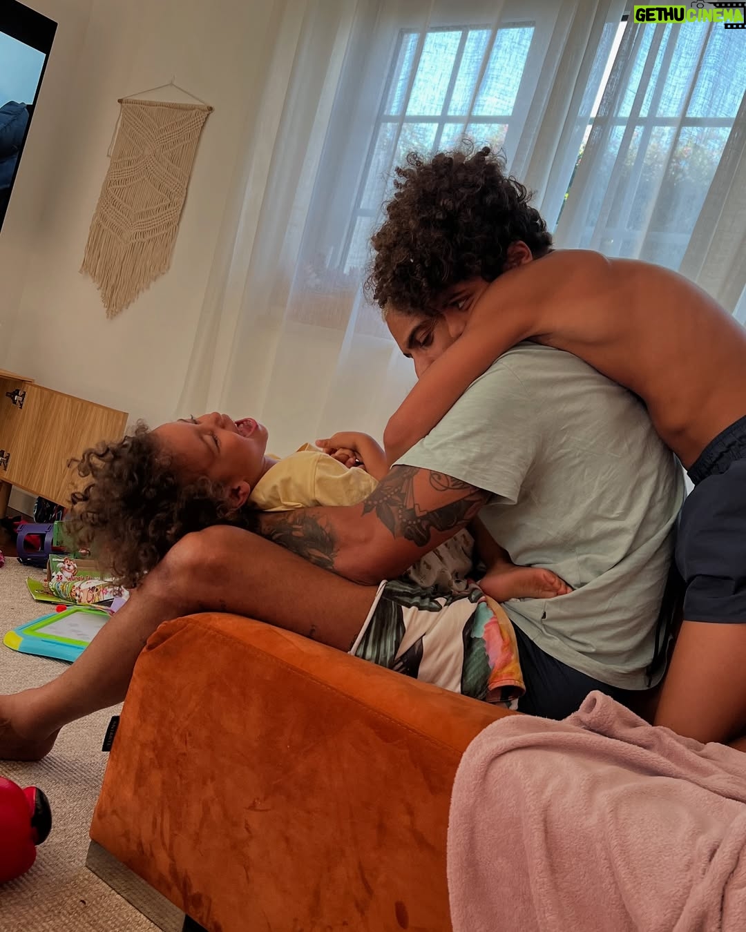 Rita Pereira - 55.7K Likes - Hoje é sobre ele. O homem que eu escolhi para ser meu companheiro e tive a sorte de ser um pai EXTRAORDINÁRIO. Tive a sorte sim, porque por mais que achemos que aquela pessoa possa ser um bom pai para os nossos filhos, nunca temos a certeza, até presenciarmos.
Que pai incrível, que pai presente, que pai atento, preocupado, engraçado, divertido, sensível, afetuoso, paciente, disciplinado, motivador, protector, que pai do caraças!!!! Que sorte que eu tenho.
I really admire and respect you as a father and it’s a pleasure watching you being it. You’re the best ♥️
#fathersday #dadofmykids