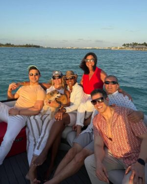 Robin Roberts Instagram - Sunset, smiles and special friends. 🌅 #keywest