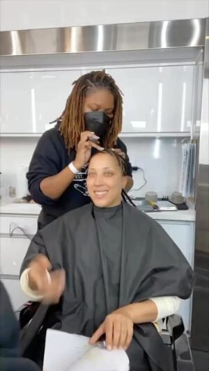 Robin Thede Instagram - So people always think my character Chris on A Black Lady Sketch Show wore a wig, but nope, that was all my hair (except for that beard and the exaggerated painted hairline like dudes love to add hahaha)! Check out the process!