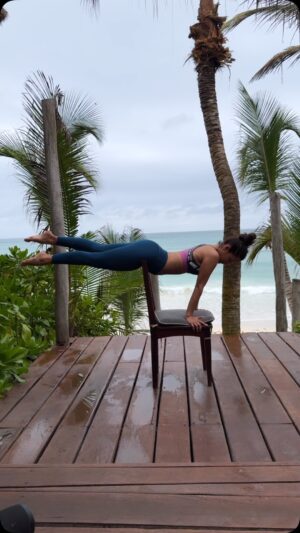 Rocsi Diaz Instagram - Here’s my submission @ciara 🤣….. 

🪑 🪑🪑🪑🪑🪑🪑🪑🪑

I challenge the entire @abcgma3 @abcnews @goodmorningamerica staff and @deionsanders 🤣 

@michaelstrahan @robinrobertsgma @ginger_zee @giobenitez @evapilgrim @demarcomorgan @willganss @linseydavis @doctor.darien @rebeccajarvis @thestephanieramos

🌊 @papayaplayaproject