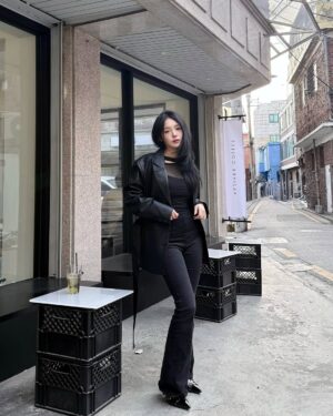 Roh Ji-sun Instagram - sd카드 빼고 카메라 들고 나오는 일상 입니다