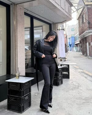 Roh Ji-sun Instagram - sd카드 빼고 카메라 들고 나오는 일상 입니다