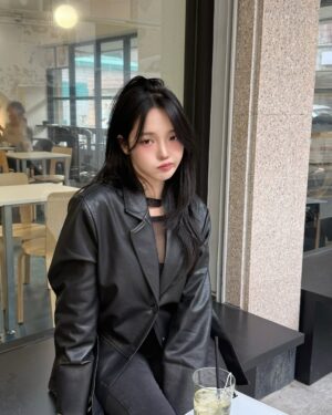 Roh Ji-sun Instagram - sd카드 빼고 카메라 들고 나오는 일상 입니다