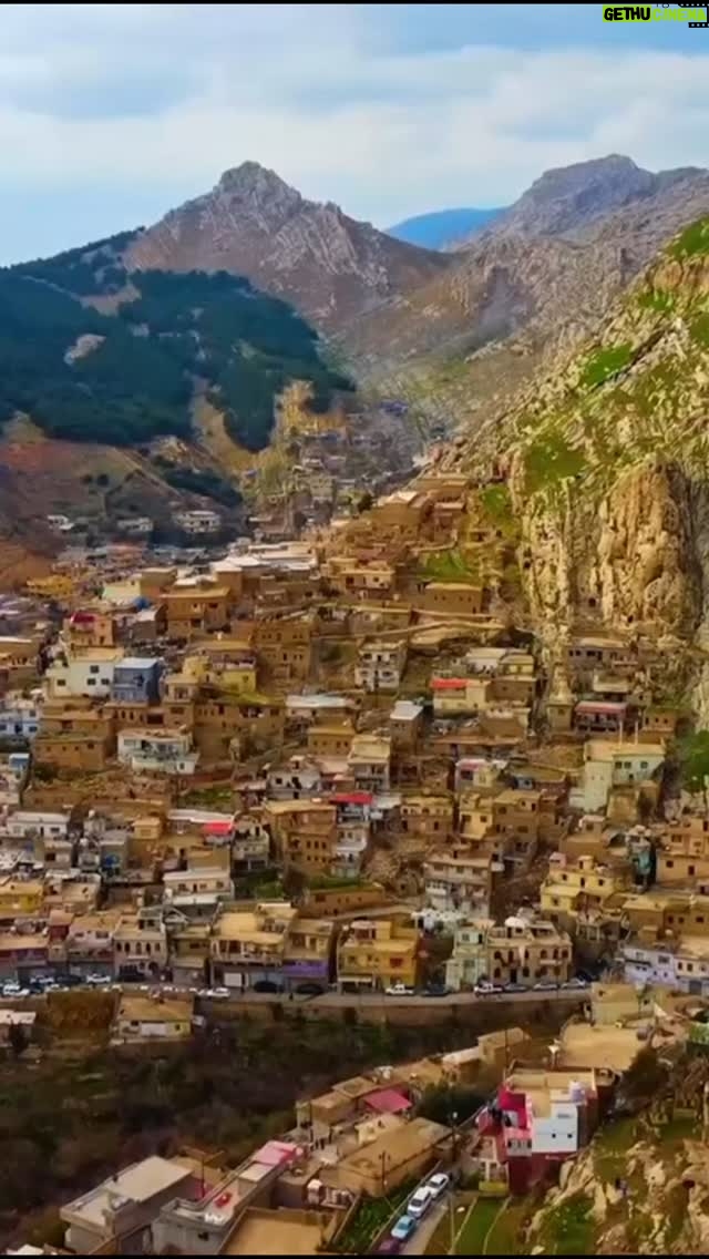 Rojin - 1.9K Likes - Rojbas strana min ya Newroze piçek dereng ma bes bi dilêmin çebu ,Newroz piroz be li me hemuyan Dîrok u pêvajo kezebame dişewitîne le Jîyan bi paşve Naçe we bastır bibe🙏❤️Thanks @hldesigns.krd. gotin muzik Rojin aranjman @jegr.sabah.official saz u edit u record @alihaydarbasak make up direktör @lava__makeup #rojin #newroz #stran #klam #newroz #piroz #akre #hewler #duhok #music #zakho #newclip #kesfet #amed #merdîn #perform #beniöneçıkart #