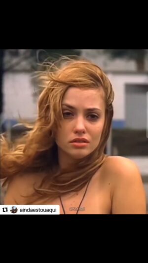 Rosanne Mulholland Instagram - Fiquei emocionada em ter Silmara, minha personagem em "Falsa Loura", incluída nessa homenagem linda que fizeram ao cinema brasileiro . Tantos ícones, tantas histórias, tantos olhares, tantas belezas.... nosso país é gigante e nossa cultura também é. Me sinto muito honrada com esse vídeo. Tô nas nuvens a semana inteira. 

Semana que vem tem mais estreia brasileira nos cinemas com Fernanda Montenegro. Já tá se programando pra assistir?
