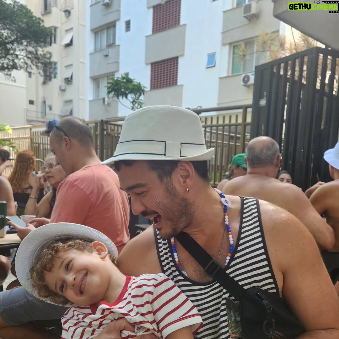 Rosanne Mulholland - 2.9K Likes - Aquela saidinha de Carnaval humilde só pra curtir a família. 🥰