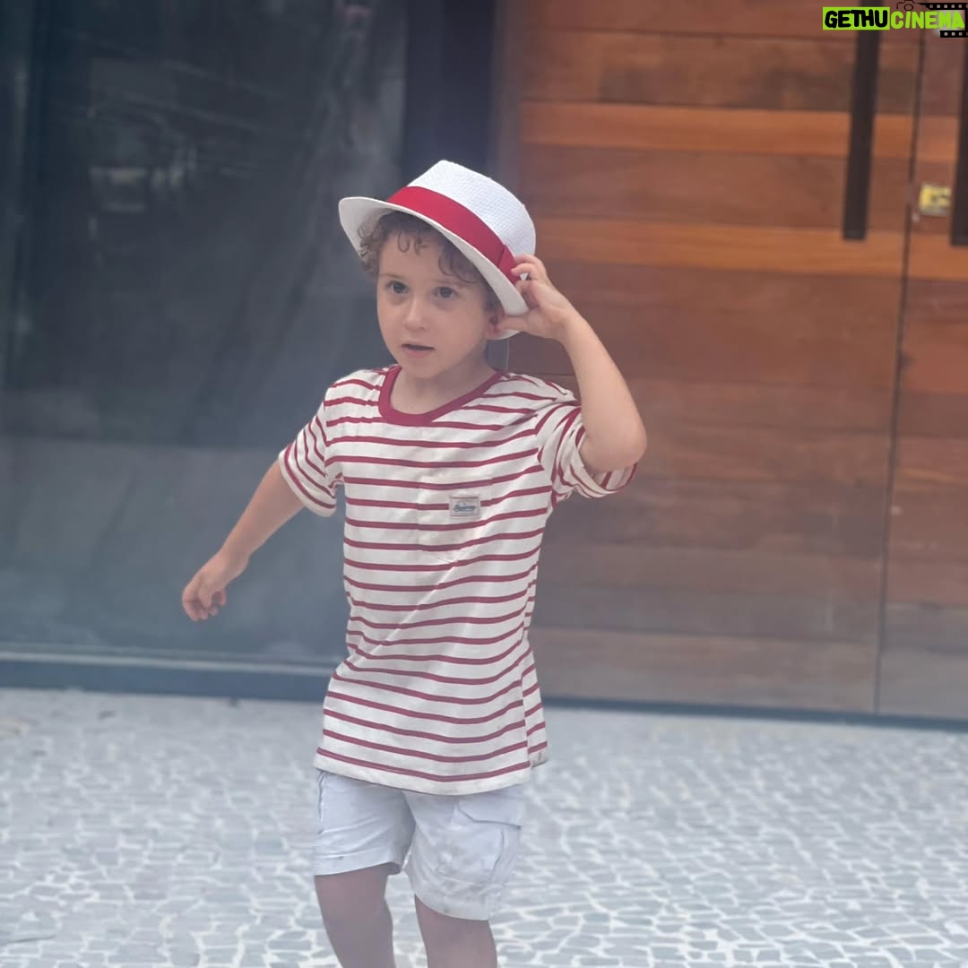 Rosanne Mulholland - 2.9K Likes - Aquela saidinha de Carnaval humilde só pra curtir a família. 🥰