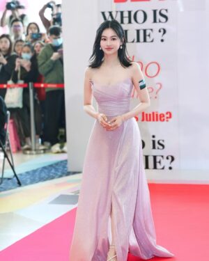 Rosita Kwok Instagram - Who is julie? Thanks for coming!!
📸 @tonyfotop_0112 
Gown @macheriebridalhk @mc_ting 
Accessories @apmmonaco @apmgirls