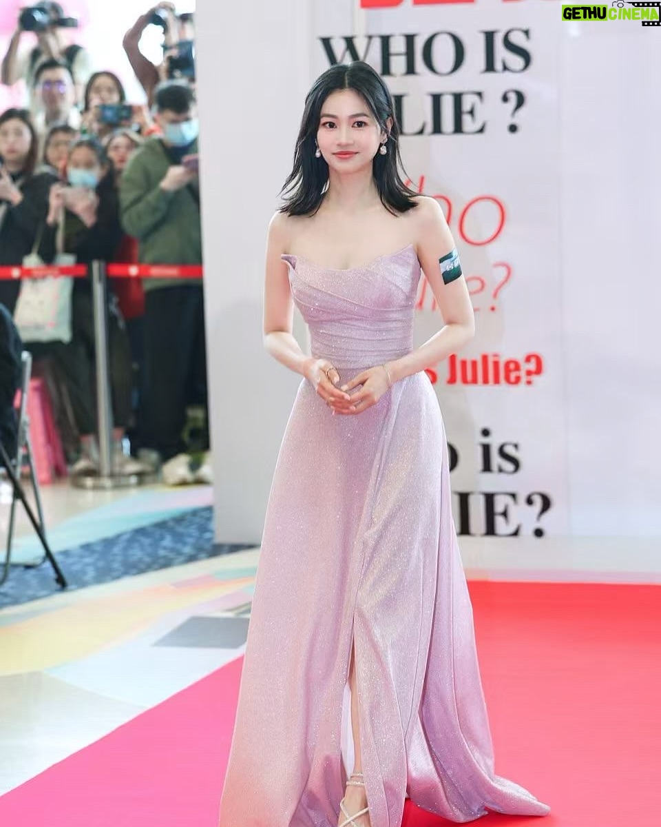 Rosita Kwok - 9.2K Likes - Who is julie? Thanks for coming!!
📸 @tonyfotop_0112
Gown @macheriebridalhk @mc_ting
Accessories @apmmonaco @apmgirls