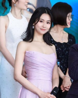 Rosita Kwok Instagram - Who is julie? Thanks for coming!!
📸 @tonyfotop_0112 
Gown @macheriebridalhk @mc_ting 
Accessories @apmmonaco @apmgirls