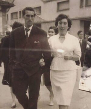 Rossy de Palma Instagram - MAMÁ MAMINA MAMU MAMURRINA Que EXTRAÑO el 🌍 sin ti 💔 y que AFORTUNAD@S hemos sido de TENERTE Y DISFRUTARTE en VIDA 🙏🏽 Tu AMOR ha sido y será SIEMPRE más GRANDE que un Himalaya TE QUEREMOS ♾️ 💝 MADRE 💎🤍🌹🕊️