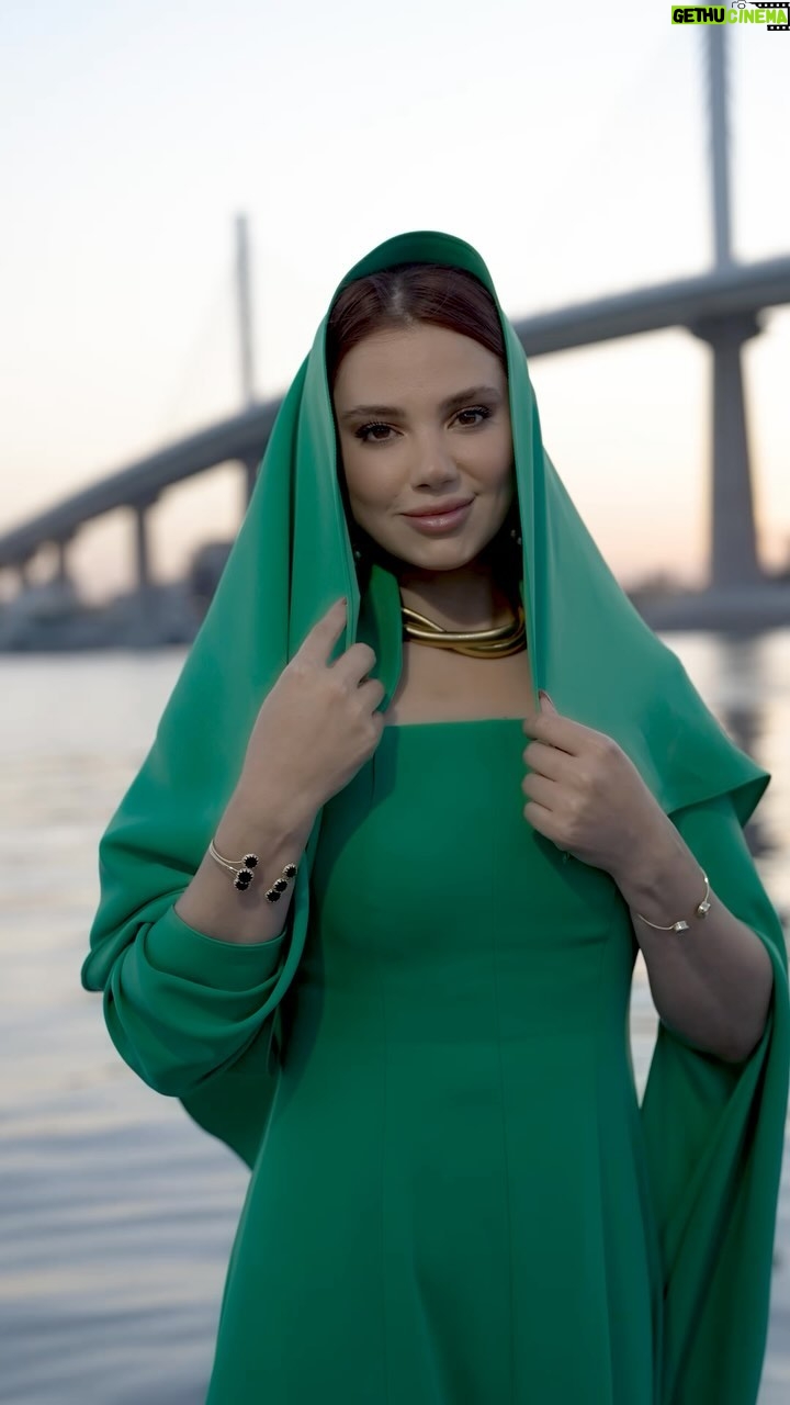 Rowida Shaheen - 169.5K Likes - ما في ليل ايجاري ليلي🤍
تصوير المخرج والمصور المبدع @sanm7r
الفستان الي بقمة الجمال من توقيع المصممة الرائعة @ysrhautecouture @danida_dantella