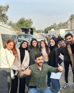 Rowida Shaheen Instagram - الى اساتذتنا الكبار وزملائي الي جنت سعيدة بالعمل معهم والى كل كادر العمل الي للاسف ما يكفي البوست حتى اضيف صورهم كل عام وانتم بخير وسعادة ونجاح. كل عام ومتابعيني الغاليين على قلبي بمليون خير💙 #خان_الذهب