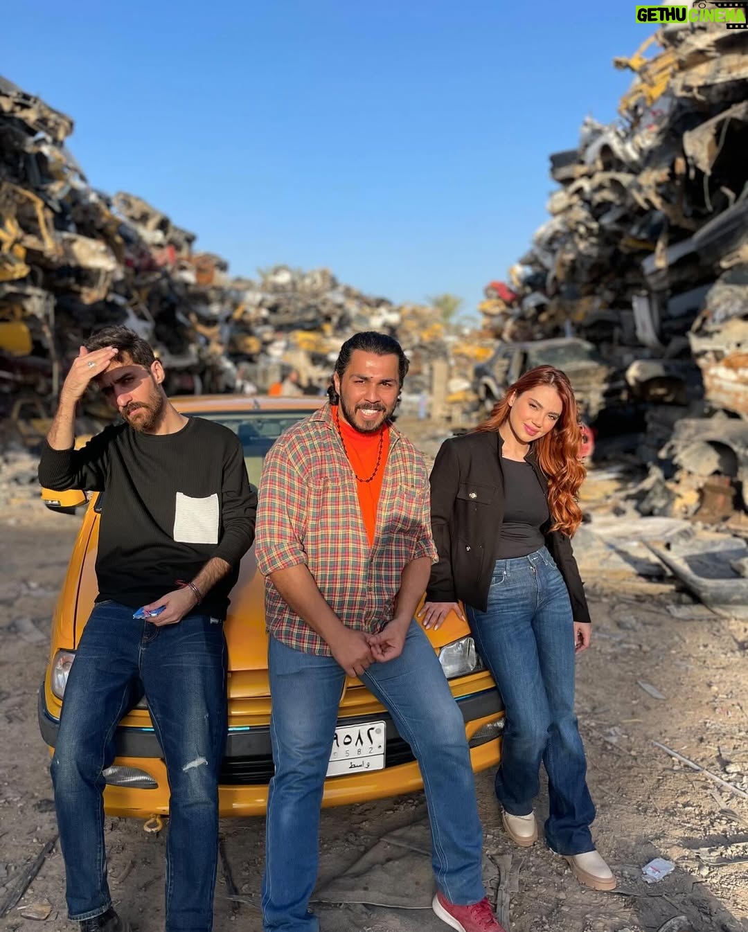 Rowida Shaheen - 129.6K Likes - الى اساتذتنا الكبار وزملائي الي جنت سعيدة بالعمل معهم والى كل كادر العمل الي للاسف ما يكفي البوست حتى اضيف صورهم كل عام وانتم بخير وسعادة ونجاح. كل عام ومتابعيني الغاليين على قلبي بمليون خير💙 #خان_الذهب
