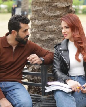 Rowida Shaheen Instagram - الى اساتذتنا الكبار وزملائي الي جنت سعيدة بالعمل معهم والى كل كادر العمل الي للاسف ما يكفي البوست حتى اضيف صورهم كل عام وانتم بخير وسعادة ونجاح. كل عام ومتابعيني الغاليين على قلبي بمليون خير💙 #خان_الذهب