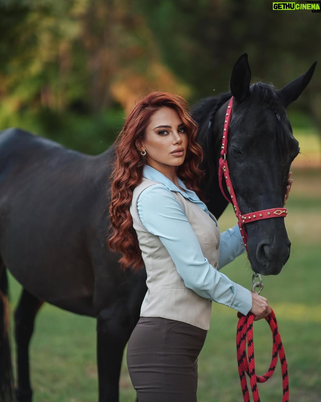 Rowida Shaheen - 108K Likes - اخذت هاي الصور لعيونكم بس. احبكم 💙