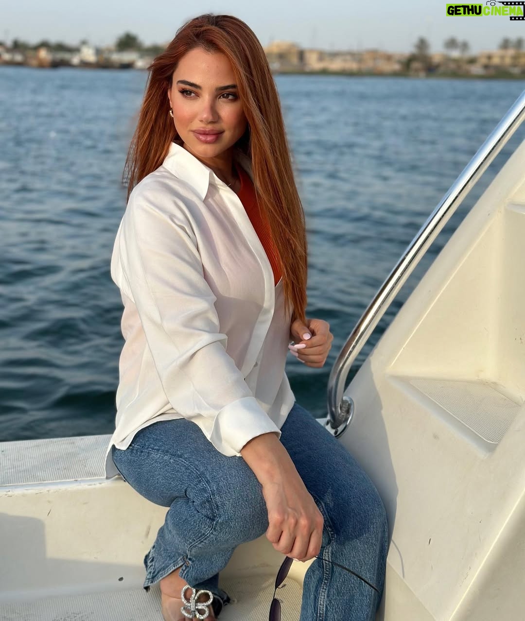 Rowida Shaheen - 135.8K Likes - وفي البصرة الفيحاء كل جراحنا تلم ومنها يقبل الفجر زاهيا💙#رويدةشاهين