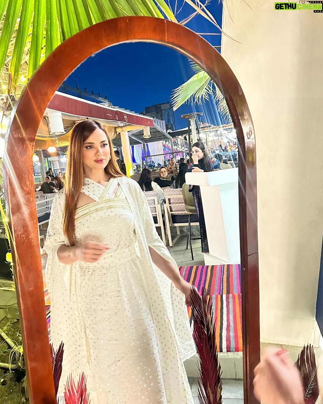 Rowida Shaheen - 136K Likes - اول مرة بحياتي البس بشت حلو علية☺️؟ تصميم المبدعة @noor.hadi.mojtaba