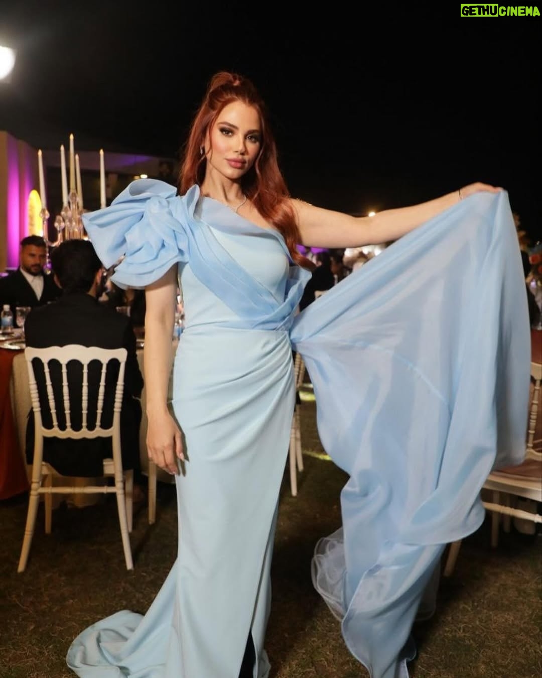 Rowida Shaheen - 176.4K Likes - الامل في داخلي لا زال ينبض بالحياة💙
مجوهرات @rossonero.iq
ازياء @yona.iq