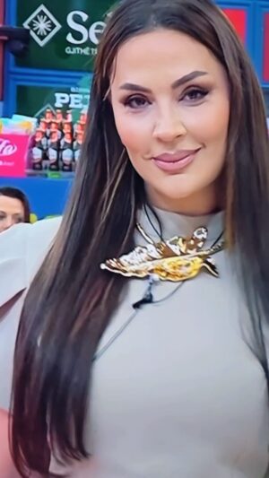 Rozana Radi Instagram - Prime Time 🌹
@topchannelalbania @bigbrotheralb_vip 
#rozanaradi #bigbrother #bbva #bigbrotheralbania #bigbrothervipalbania #bbva4 #topchannel #bbvip4 #merozanen #teamrozi