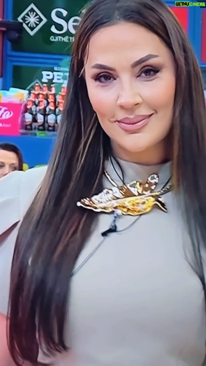 Rozana Radi - 6.8K Likes - Prime Time 🌹
@topchannelalbania @bigbrotheralb_vip 
#rozanaradi #bigbrother #bbva #bigbrotheralbania #bigbrothervipalbania #bbva4 #topchannel #bbvip4 #merozanen #teamrozi