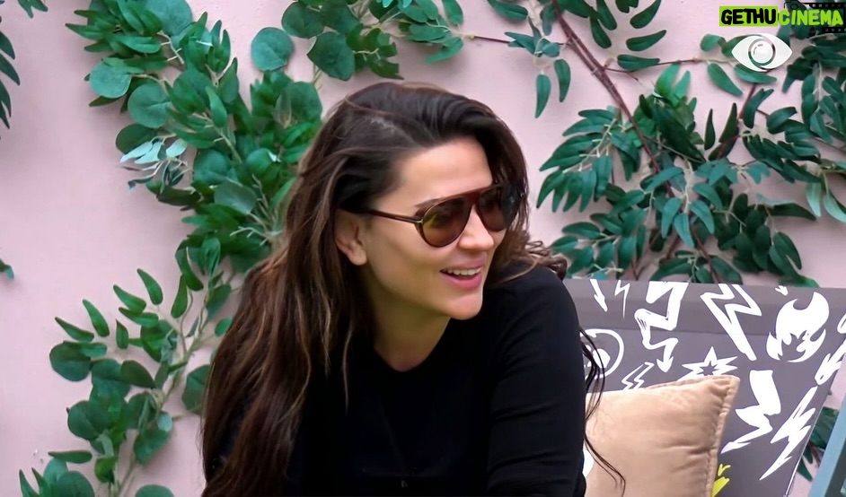 Rozana Radi - 5.9K Likes - Ju falenderojme te gjitheve per suportin e vazhdueshem ndaj Rozit 🫶 Ju duam! 
©️ @topchannelalbania @bigbrotheralb_vip 
#rozanaradi #bigbrother #bbva #bigbrotheralbania #bigbrothervipalbania #bbva4 #topchannel #bbvip4 #merozanen #teamrozi #teamrozana