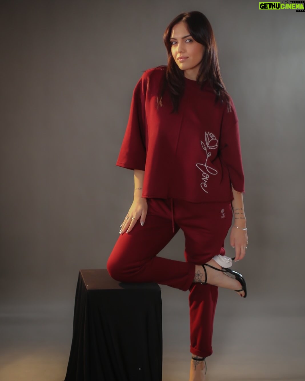 Rozana Radi - 9.3K Likes - Koleksioni me i ri i pranveres “Rose Love 2025”@rosebyrozanaradi_casual 🌹 per te gjitha VAJZAT qe e dine cfare duan 🫶 
Model: @liviabrunga 
#color #burgundy #rozanaradi #newcollection #rosebyrozanaradi #liviabrunga #bigbrotheralbaniavip