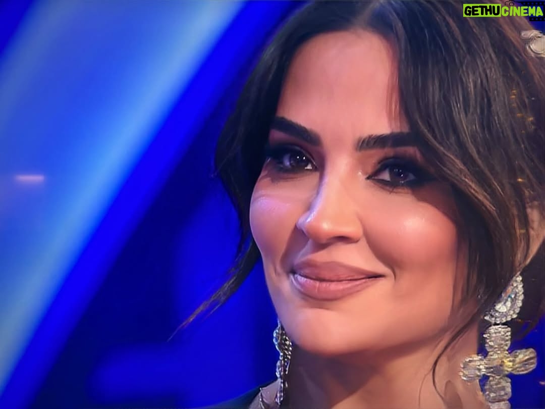 Rozana Radi - 10.1K Likes - Faleminderit qe nuk e kurseni asnjehere dashurine! Faleminderit per te gjitha mesazhet dhe postimet tuaja! Rozi ju do fort! 
@bigbrotheralb_vip 
@topchannelalbania 
#bigbrother #bigbrotheralbania #bbvip #bbvip4 #rozanaradi #topchannel