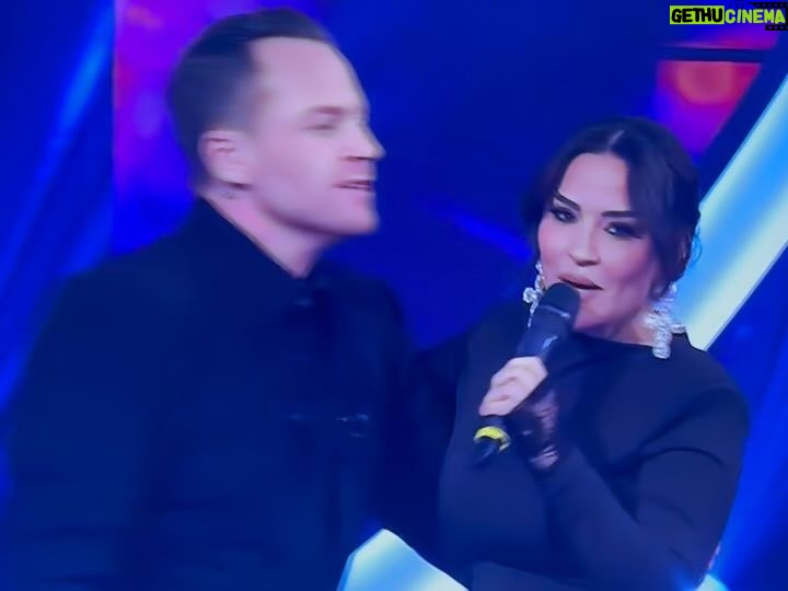 Rozana Radi - 10.1K Likes - Faleminderit qe nuk e kurseni asnjehere dashurine! Faleminderit per te gjitha mesazhet dhe postimet tuaja! Rozi ju do fort! 
@bigbrotheralb_vip 
@topchannelalbania 
#bigbrother #bigbrotheralbania #bbvip #bbvip4 #rozanaradi #topchannel