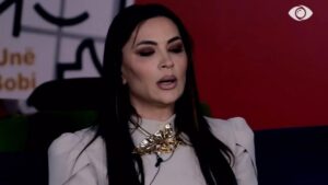 Rozana Radi Instagram - Kjo eshte Rozana Radi… Argument, debate te forta, empati, guxim, art, humor (edhe pse nuk ja kane dhene shume kete mundesi), perballje, durim, lote, zhgenjime dhe RINGRITJE nga shume goditje! Gjithe ngjyrat e saj ne keto 100 dite e bejne te jete me bindje KRYEFJALA e ketij edicioni! 🫶
 ©️ @topchannelalbania @bigbrotheralb_vip 
#rozanaradi #bigbrother #bbva #bigbrotheralbania #bigbrotheralbania #bigbrothervipalbania #bbva4 #topchannel #bbvip4 #merozanen #teamrozi #teamrozana