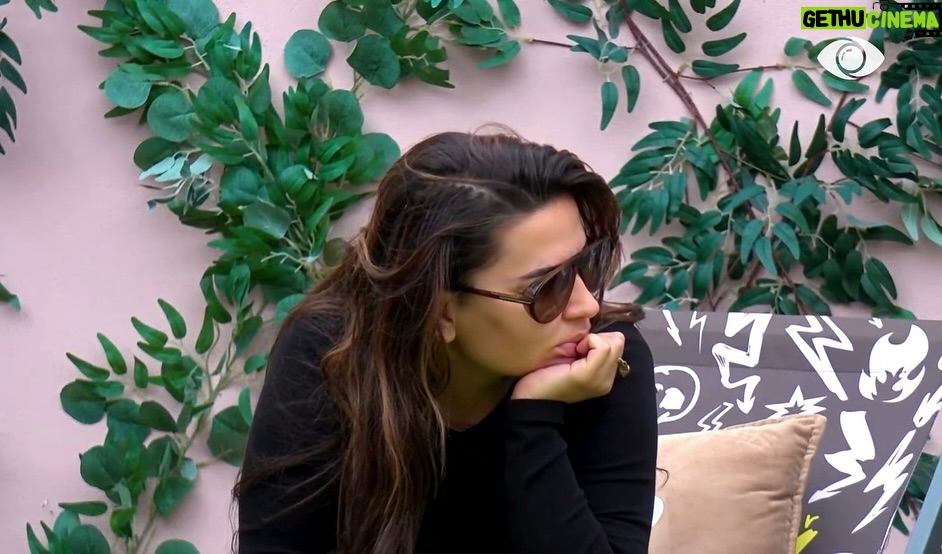 Rozana Radi - 5.9K Likes - Ju falenderojme te gjitheve per suportin e vazhdueshem ndaj Rozit 🫶 Ju duam! 
©️ @topchannelalbania @bigbrotheralb_vip 
#rozanaradi #bigbrother #bbva #bigbrotheralbania #bigbrothervipalbania #bbva4 #topchannel #bbvip4 #merozanen #teamrozi #teamrozana
