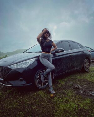 Rupali Wakode Instagram - Sexy 🖤
Talking about her

#notmine #verna #mansoon #trekking #lonavala #weather #sexy #car