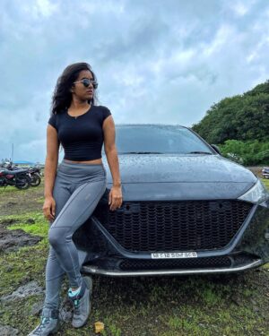 Rupali Wakode Instagram - Sexy 🖤
Talking about her

#notmine #verna #mansoon #trekking #lonavala #weather #sexy #car