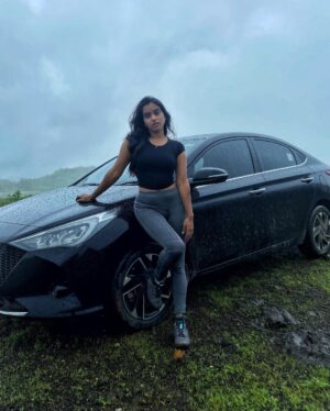 Rupali Wakode Instagram - Sexy 🖤
Talking about her

#notmine #verna #mansoon #trekking #lonavala #weather #sexy #car