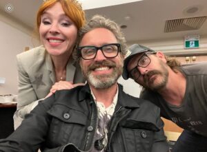Ruth Connell Instagram - Weeeeeee Threeeeee photo op #spnboston 
@creation 🦆🦆🦆