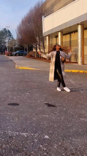 Ruth Ndulu Maingi Instagram - Enjoy weekend Fam!

#actor #actorslife #explore #explorepage #fashion #viral #trending