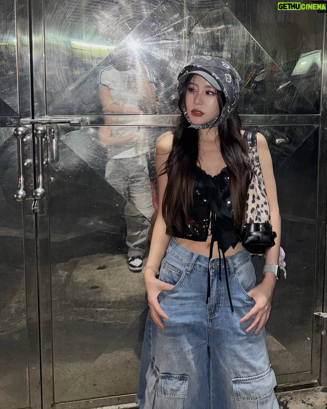 Rutricha Phapakithi - 188.2K Likes - I try to stop, but I can’t think
About anything else but you
@Camper_thailand
#CamperThailand
#CamperRightNina
#Camper
