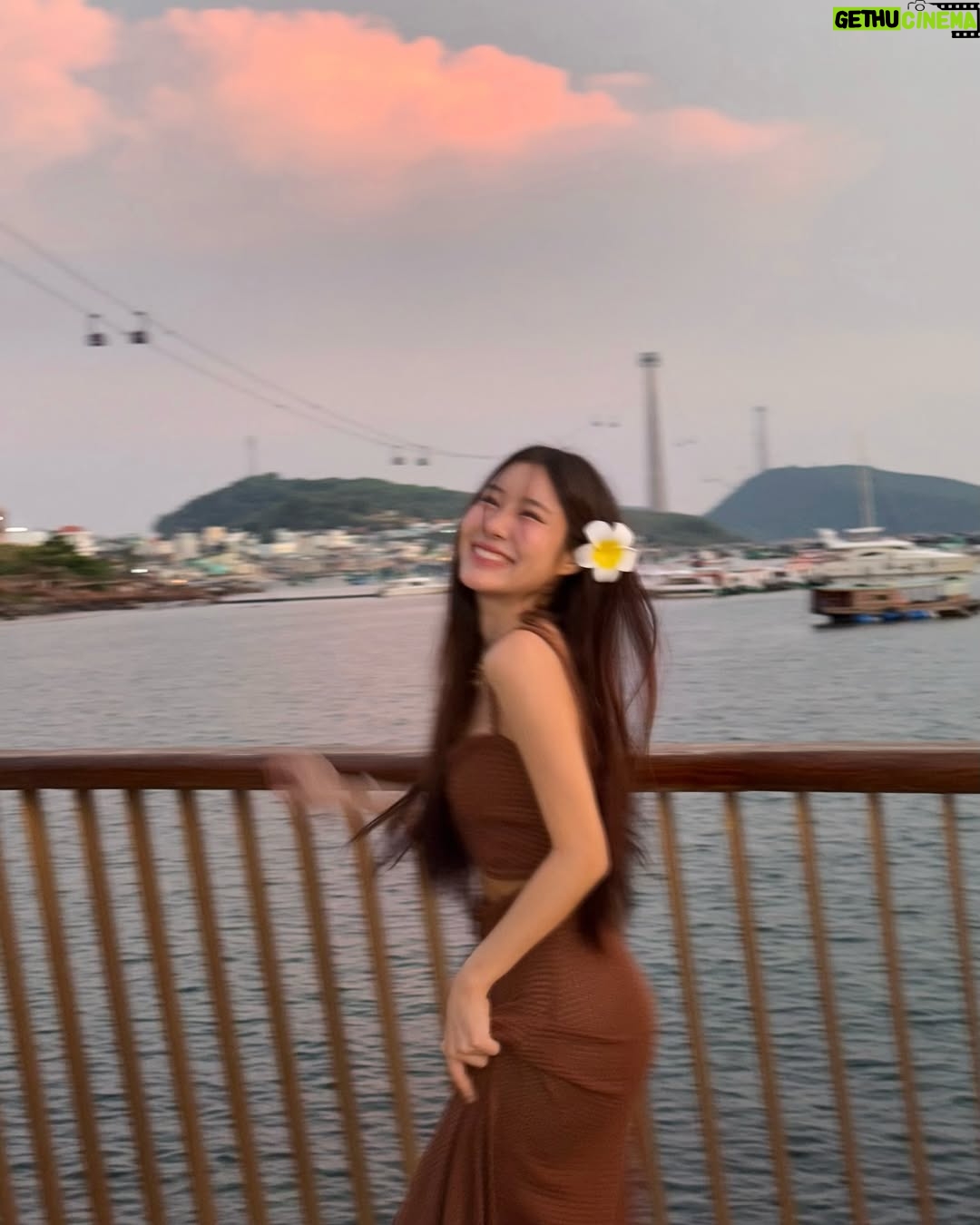 Rutricha Phapakithi - 133.5K Likes - 🌉