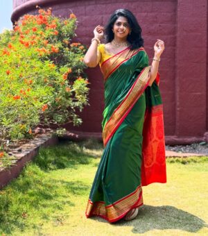 Rutuja Bagwe Instagram - “In traditional attire, I find my true self” 🥰

beautiful saree by @bharjaribynam 

@akshayaddr @n.i.d.s_ @madhurikhese_makeupartist 
Thank you ❤️😘

#saree #sareelove #traditional