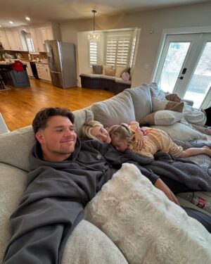 Rylee Arnold Instagram - Life lately ❤️‍🩹✨🥹