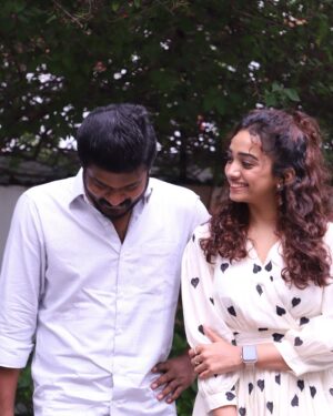 Saanve Megghana Instagram - Innumerable conversations, late night narrations, jokes and giggles 24*7, mixing Telugu Tamil English and too many learnings. It’s beautiful to work with brilliant actor like you. I feel incredibly fortunate to have found not just a great co-actor, but a wonderful friend in you. Lot of love and respect!!

Here’s to Naveen and Vennila! ♥️