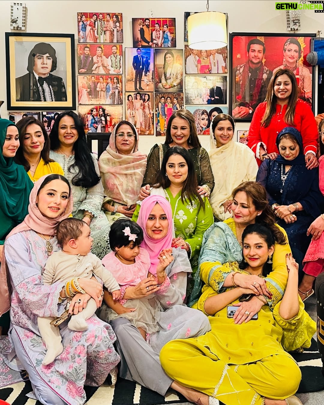 Saba Faisal - 24.8K Likes - Eid ki khushyan apno k saath🌹🌹🌹