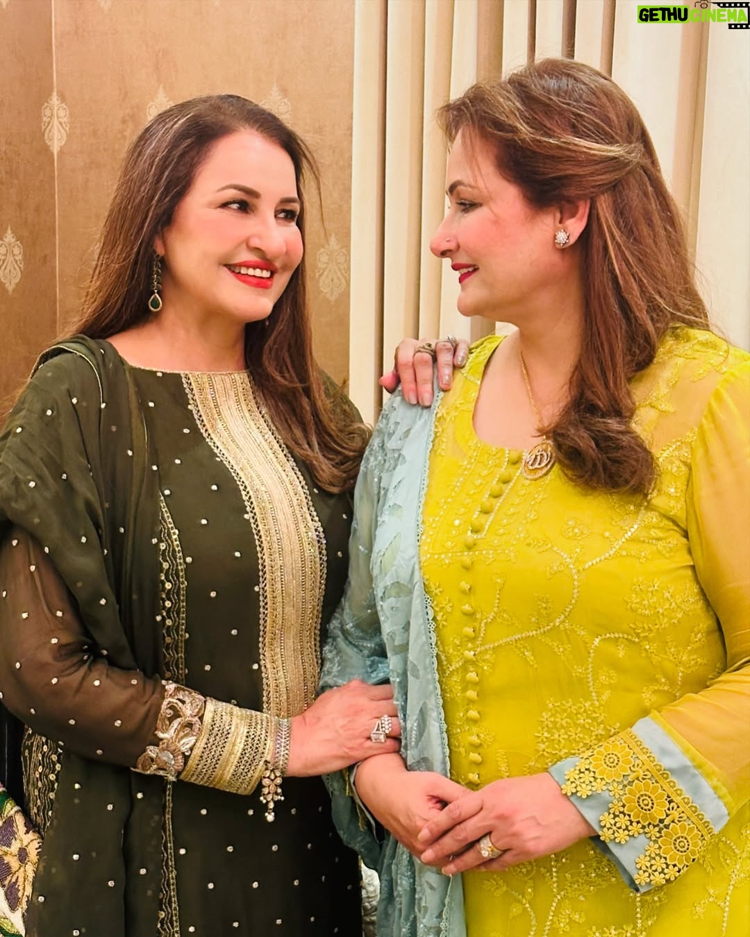 Saba Faisal - 24.8K Likes - Eid ki khushyan apno k saath🌹🌹🌹