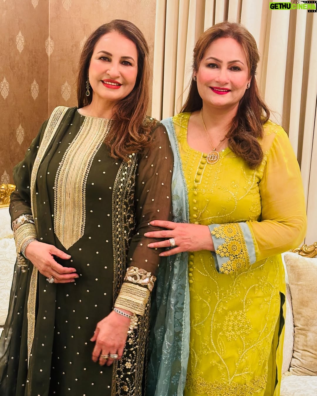 Saba Faisal - 24.8K Likes - Eid ki khushyan apno k saath🌹🌹🌹
