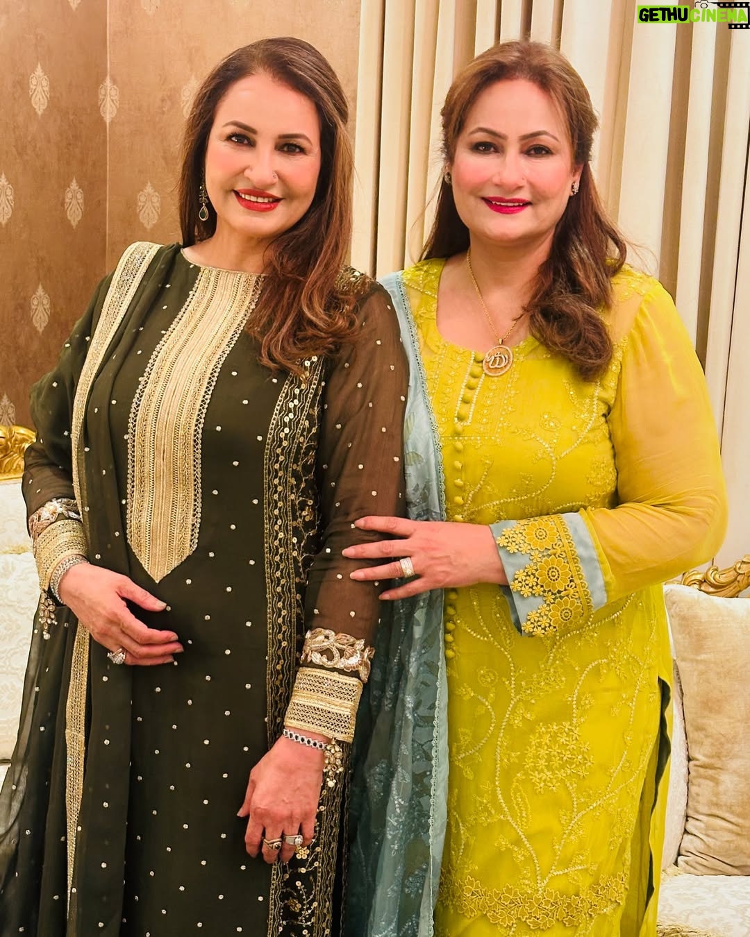 Saba Faisal - 24.8K Likes - Eid ki khushyan apno k saath🌹🌹🌹