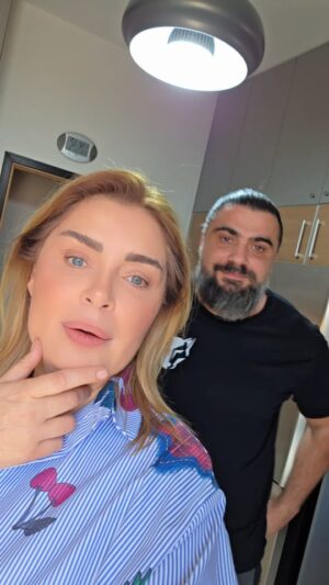 Sabine Nahas Instagram - يلااااا نكته بايخة #انا_واخي #نكتة_بايخه #بياخة_تايم #اضحك #اضحك_تضحك_لك_الدنيا #مزح #ضحك #طاقة_إيجابية #انطوني_عبدالنور #سابين_نحاس