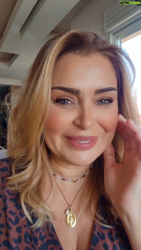 Sabine Nahas - 7K Likes - هو الأفضل ما تقول لحدا شي 🤭 خلي سرّك بعبّك 🤗 بس اذا بدك تحكي ⬆️
#سابين_نحاس #طاقة_إيجابية #اضحك_تضحك_لك_الدنيا #ضحك #مزح #اقوال_وحكم_الحياة